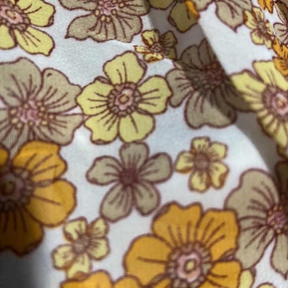 NWT SELF ESTEEM BOHO TWIST FRONT FLORAL HALTER TOP - Picture 8 of 8